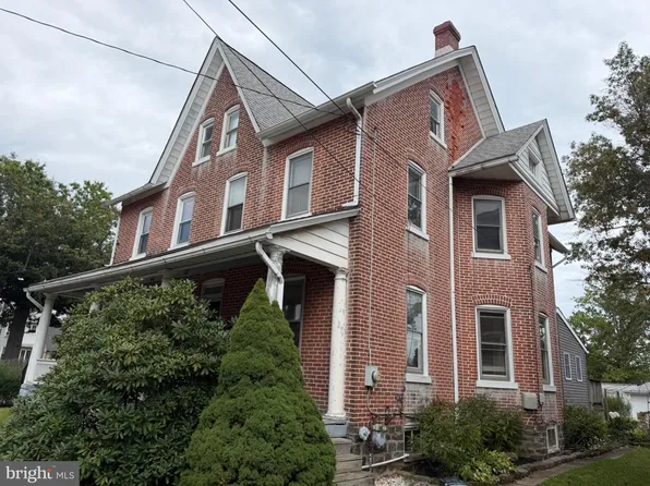 19 S 8th St, Quakertown, PA 18951