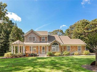 52 Pine Bark Rd, Ridge, NY 11961