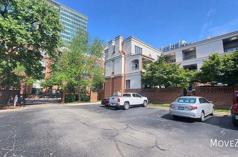 208 E Davie St — Photo 19