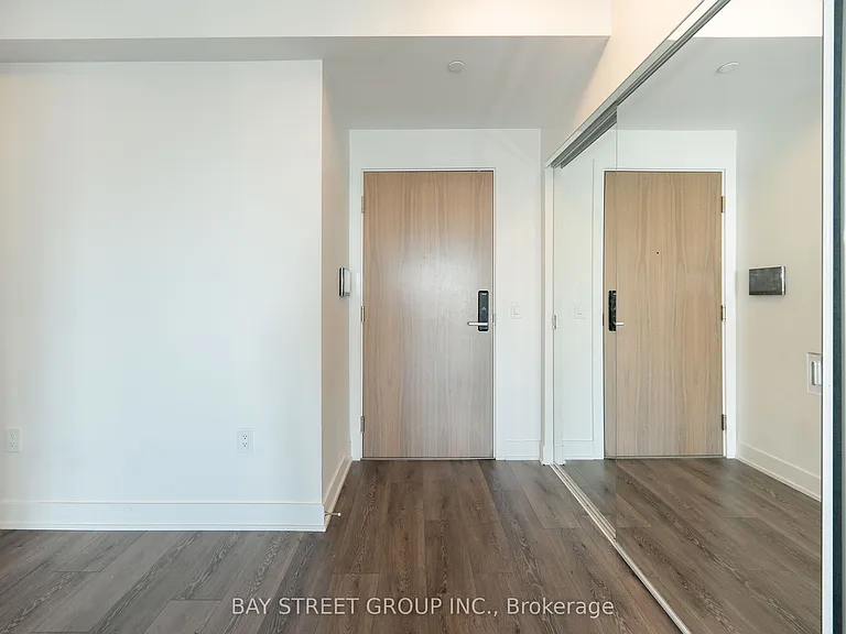 575 Bloor St E #3310 — Photo 4