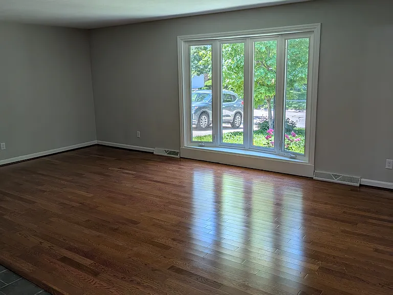 1716 Georgetown Dr — Photo 3