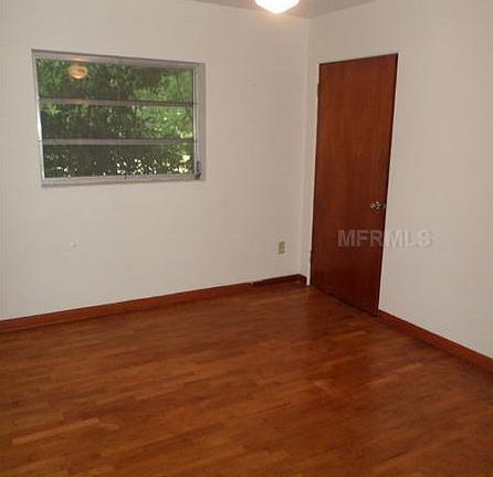 5th image of 122 Lake Molly Ave