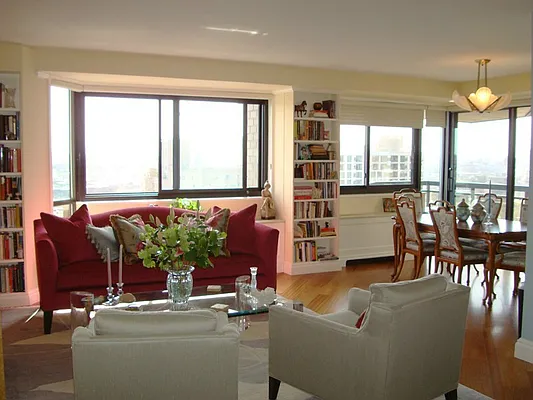 Sold by Sotheby's International Realty | media 14