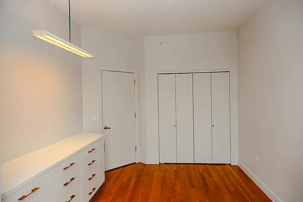 Rented by E Realty International Corp | media 10