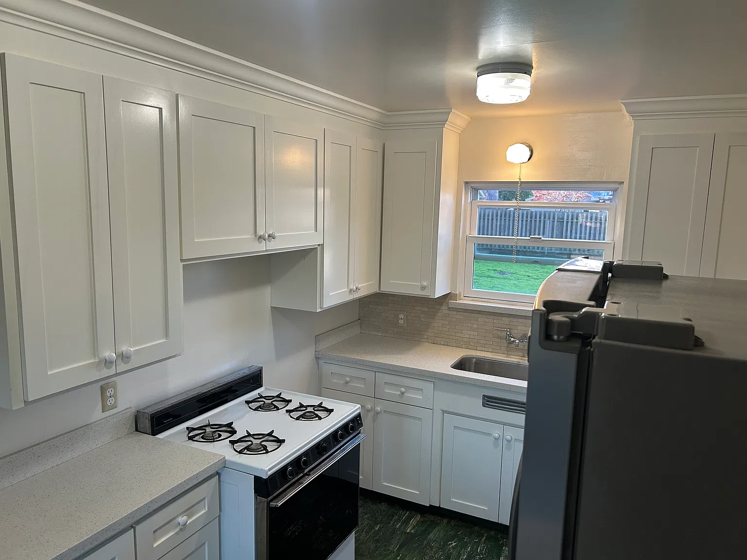 2 bed, 1100 sqft, $3,900 — Photo 2