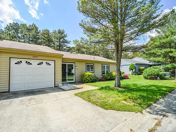 2nd image of 644A Sherwood Ct
