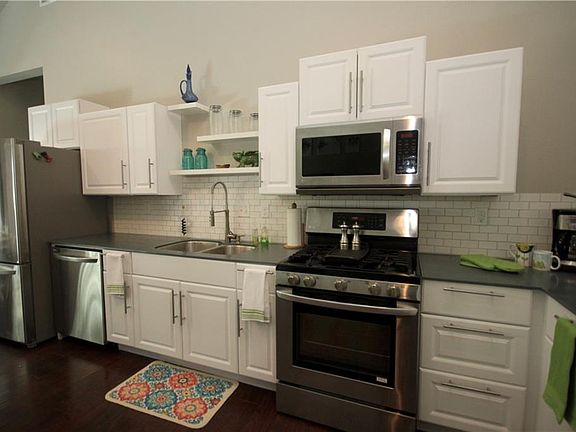 4th image of 15928 Cypress Ln