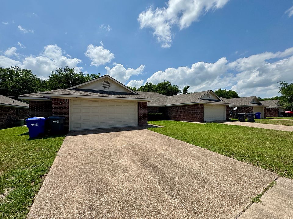 1st image of 10301B Hyacinth Ln