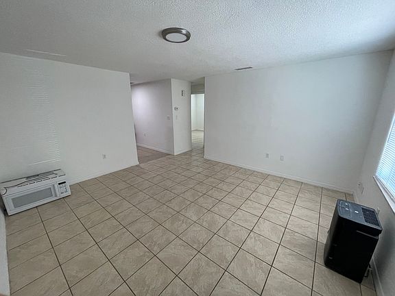 3rd image of 5010 Sanibel Ave APT A