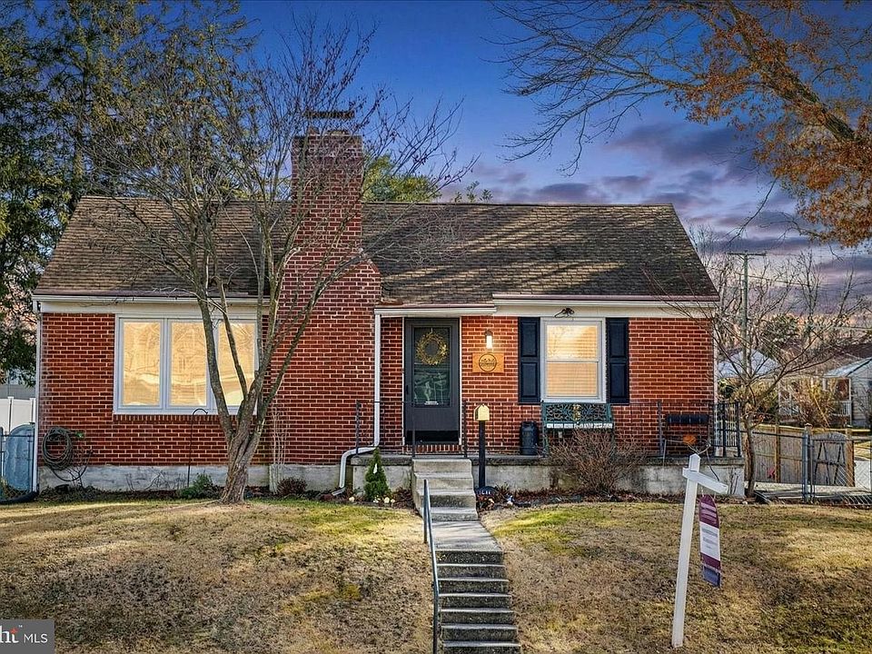 1st image of 303 Graceford Dr
