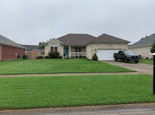 908 Shady Brook Ln, Louisville, KY 40229