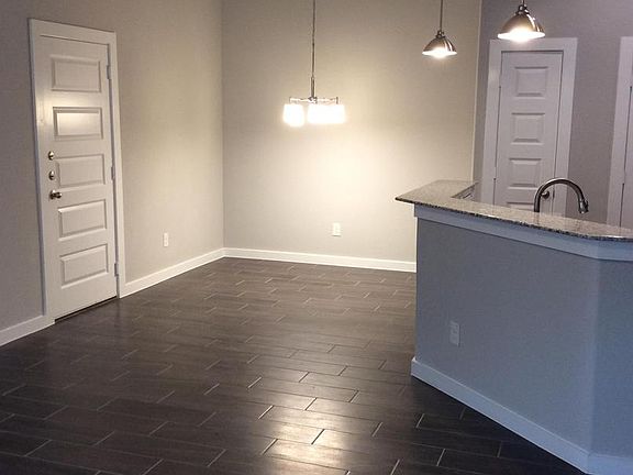 3rd image of 253 Hidden Springs Dr