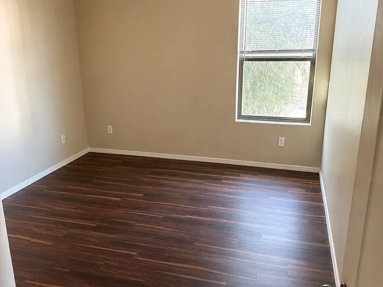25258 W Jackson Ave — Photo 8