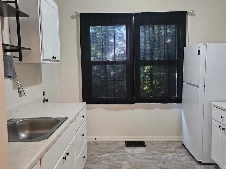 1134 Fairbanks Ave — Photo 11