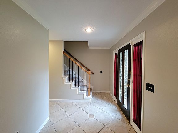 3rd image of 17207 Meadow Heights Dr