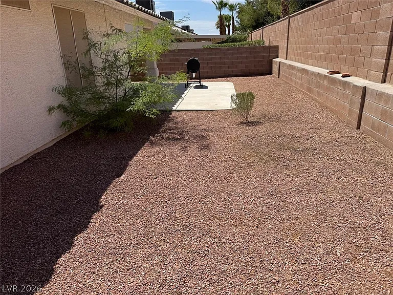 3509 Judah Way — Photo 23