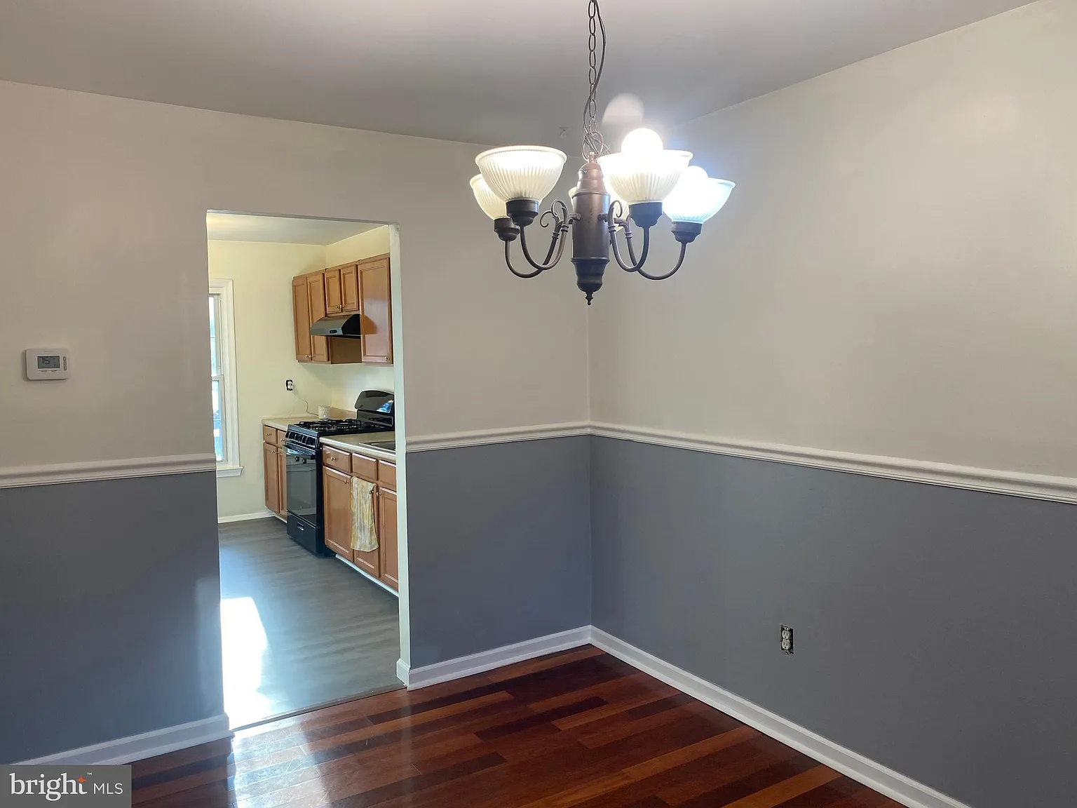 3 bed, 1.5 bath, 1540 sqft, $2,400 — Photo 3