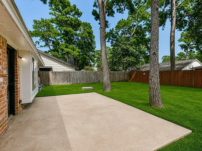 9719 Halkirk St — Photo 28