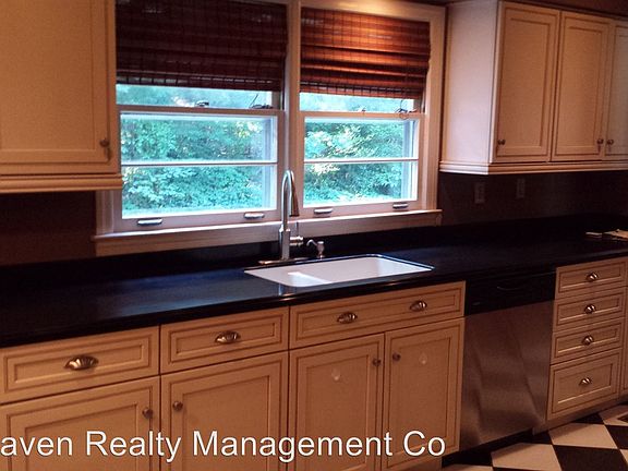 5th image of 808 S Seminole Dr