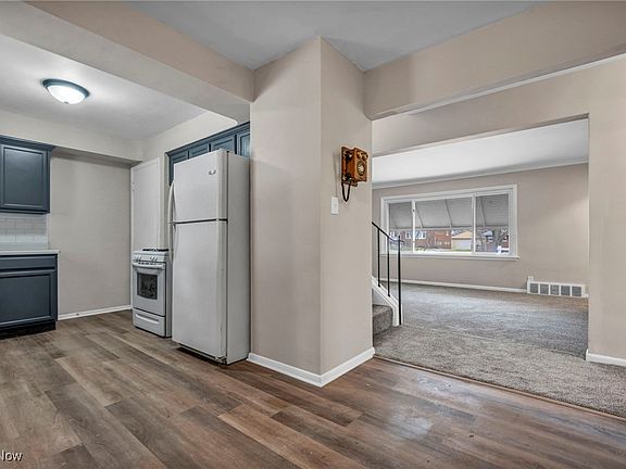 5th image of 5223 Strawberry Ln
