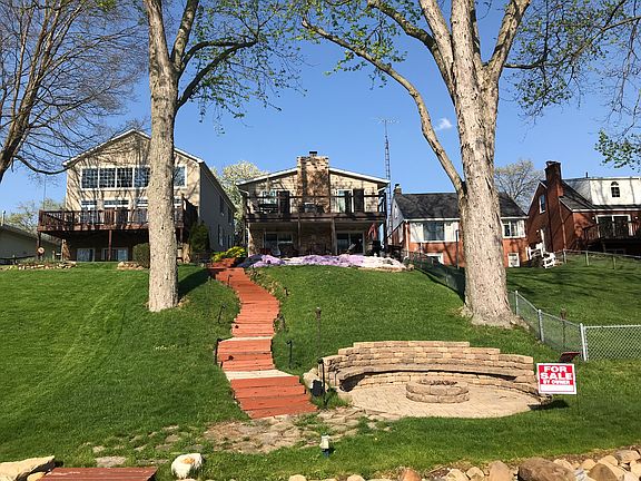 Back/lake view & firepit