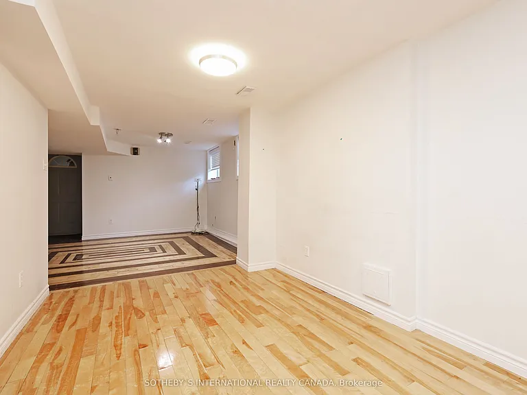 212 Glebemount Ave #LOWER — Photo 4