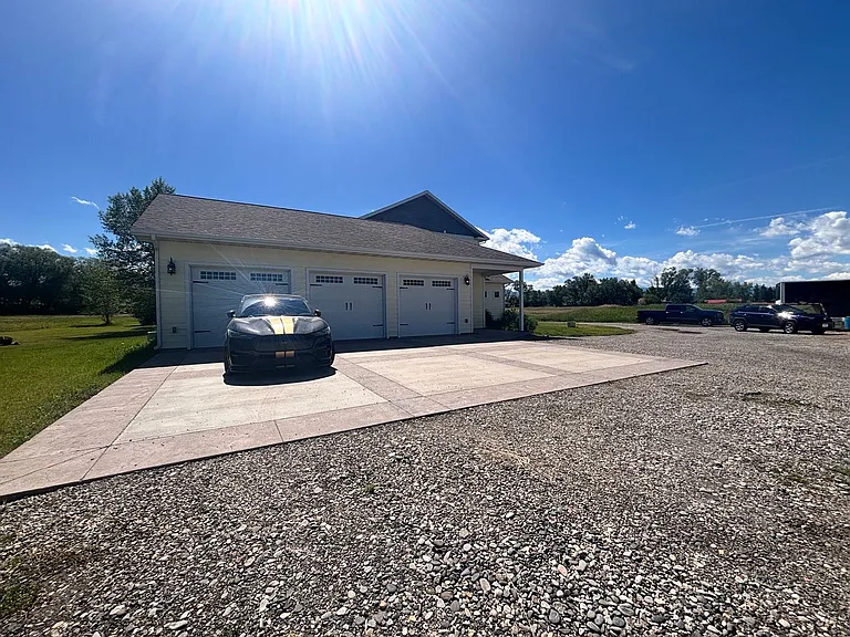 135 Emrie Ln — Photo 10
