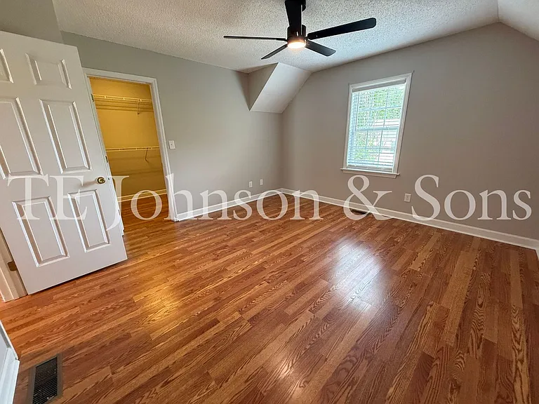 1878 Camden Forest Dr — Photo 37
