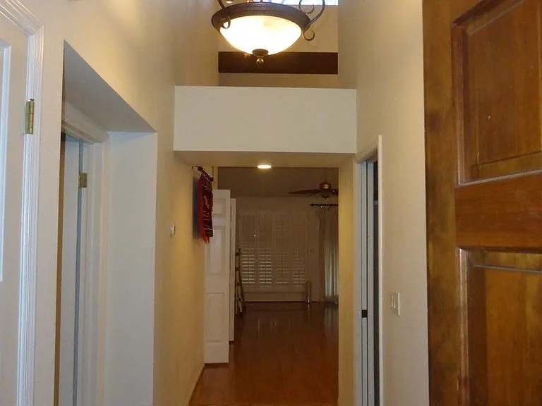 2149 Clubhouse Dr — Photo 2