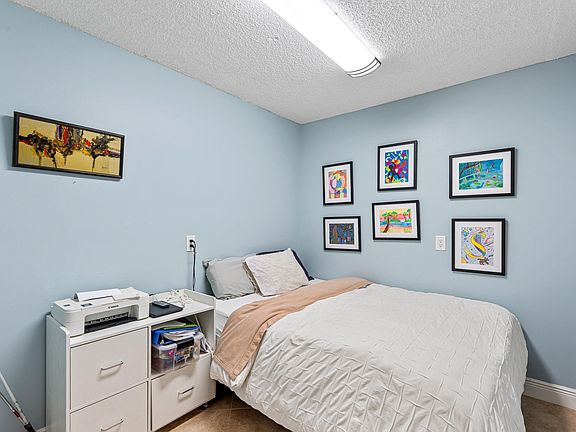 5th image of 1713 Whitehall Drive #106
