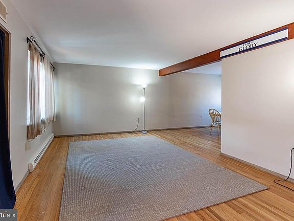 5th image of 712 W Beaver Ave APT D