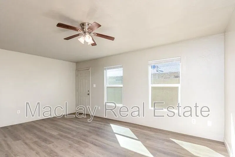 2 bed, 1.0 bath, 660 sqft, $1,250 — Photo 3