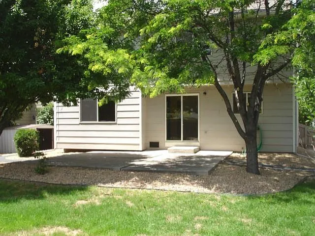 2106 Laramie Ct — Photo 16