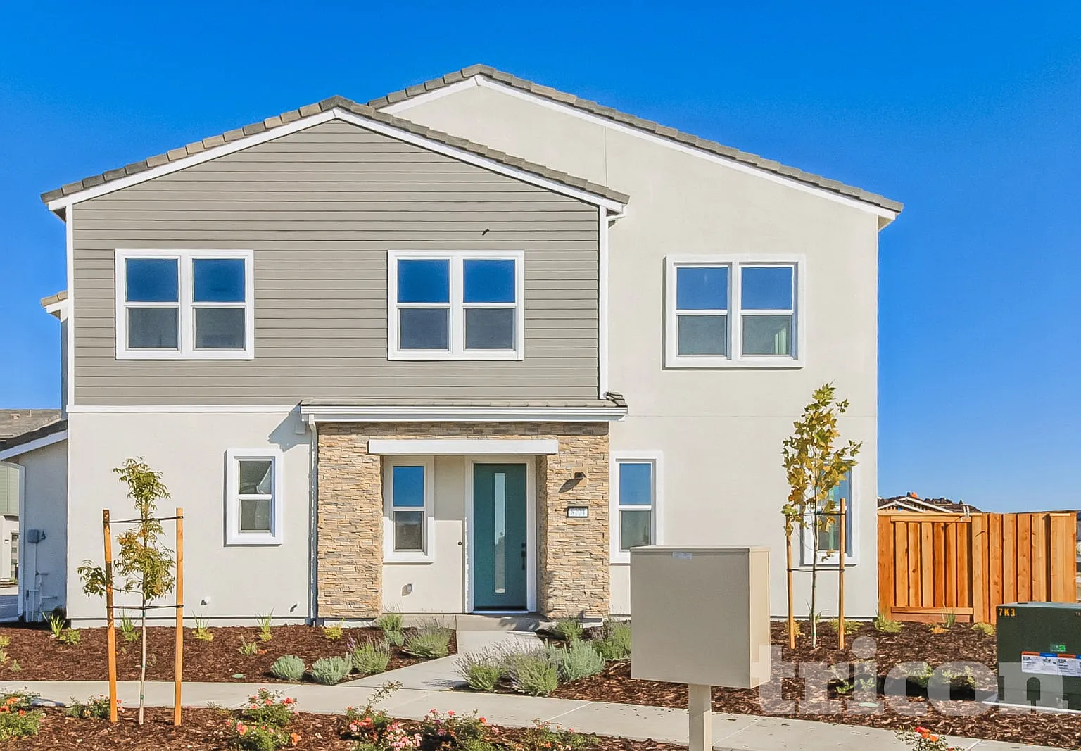 8221 Perla Way Sacramento CA — Photo 1