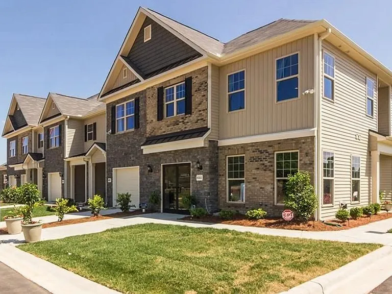 3008 Dressage Dr — Photo 55