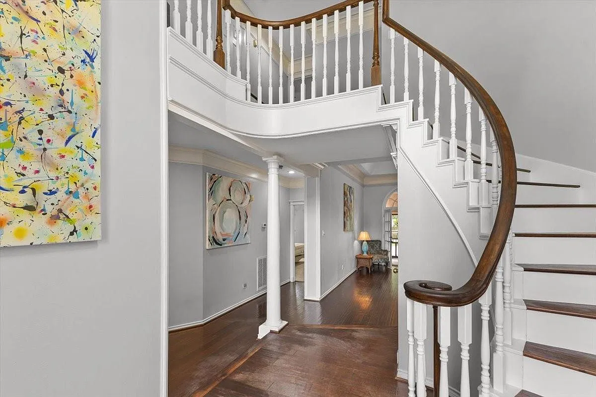 4 bed, 3.5 bath, 3852 sqft, $3,300 — Photo 3