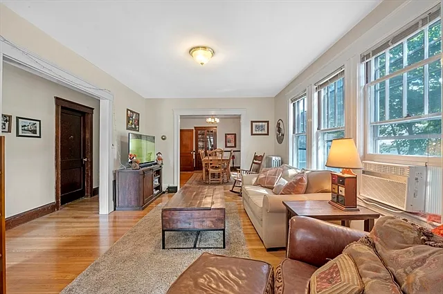 2 bed, 1200 sqft, $3,000 — Photo 3