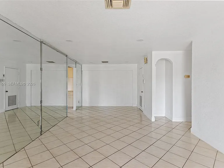 3521 NW 18th Pl — Photo 10