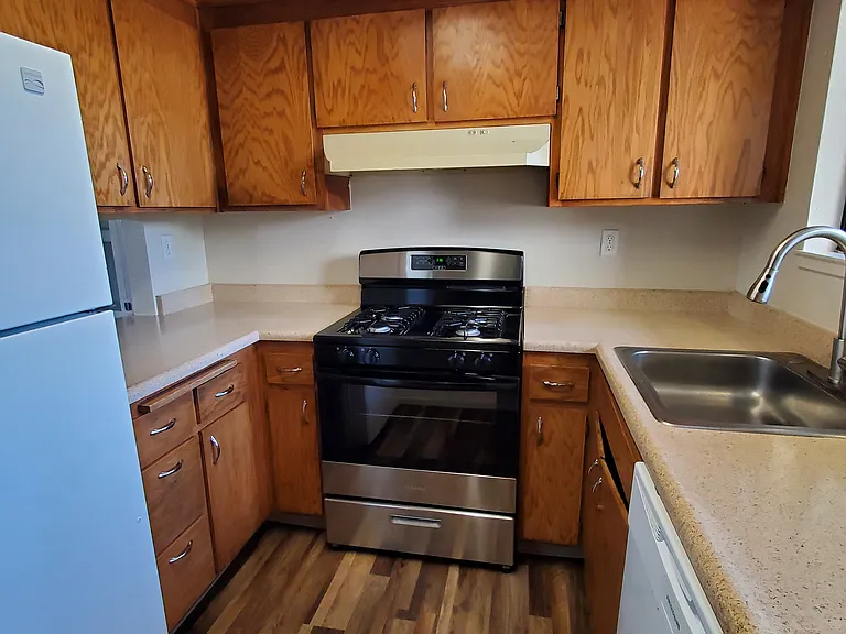 315 Westmont Pl — Photo 3