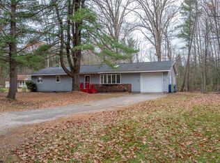 1155 N Meridian Rd, Sanford, MI 48657