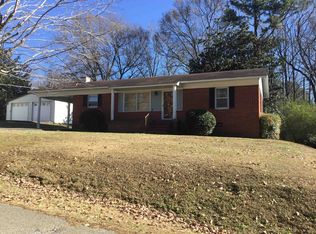 265 Woodlawn Pl, Selmer, TN 38375