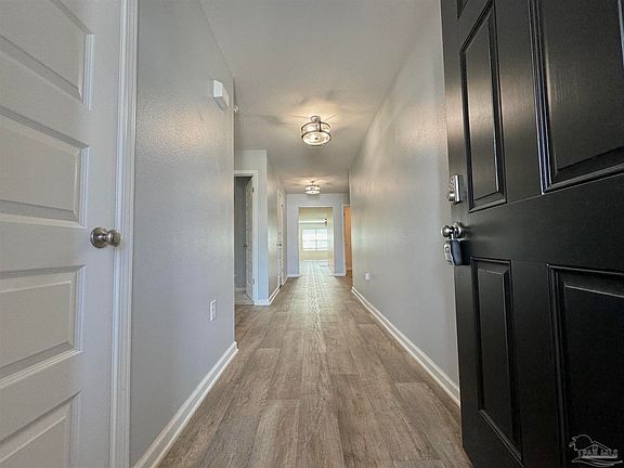4th image of 10620 Queens Gate Cir