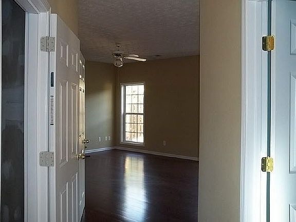 5th image of 895 Clairidge Ln