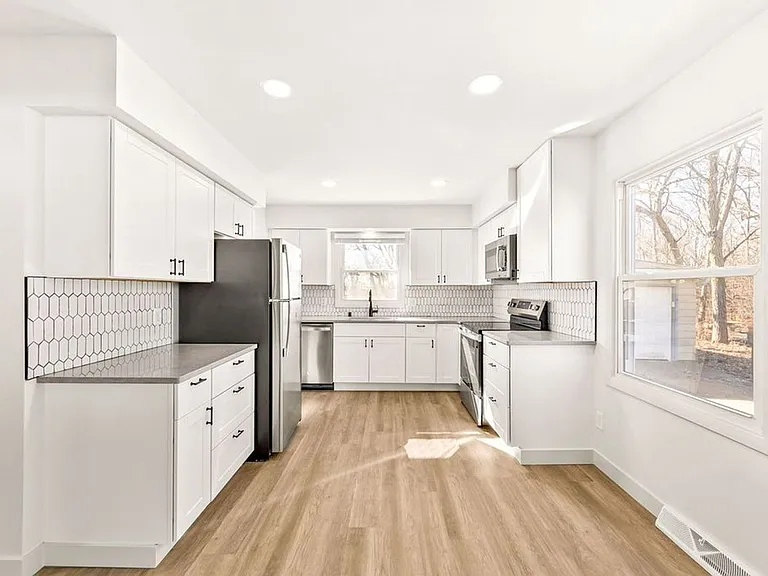 215-217 Pembroke Way (Townhouse) MyDwelling — Photo 6