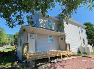 122 Sanders Rd FLOOR 2, Pen Argyl, PA 18072