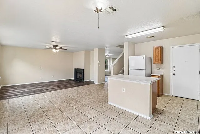 407 Amberdale Oak — Photo 6