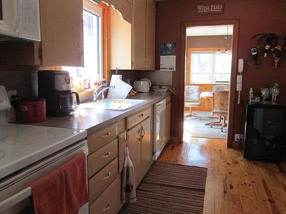 5th image of 810 Saint Paul St