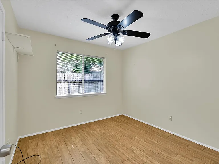 4311 Owens Creek Ln — Photo 12