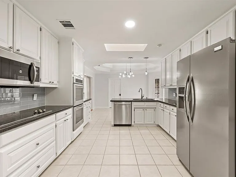 1000 Raven Bend Ct — Photo 18