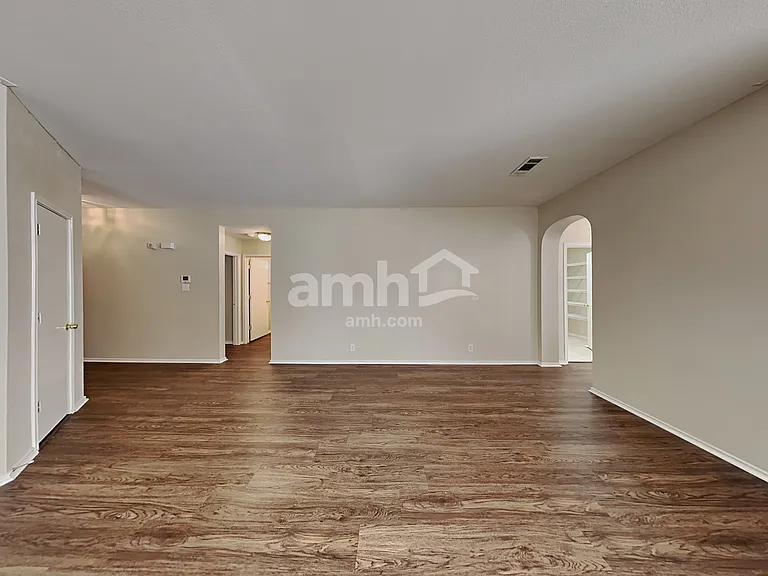 1419 Diamond Blf — Photo 8